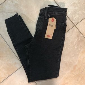 Levi’s Wedgie Fit High Rise Skinny Women’s Jeans